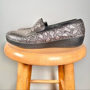 FitFlop Audrey Python Print Smoking Slippers